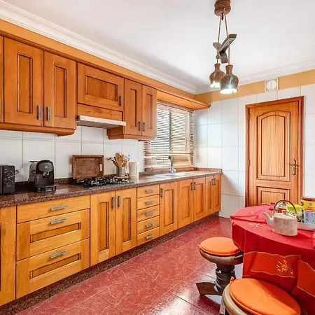 Stunning 3 Bedroom In With Ocean Views Διαμέρισμα *