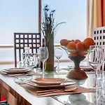 Stunning 3 Bedroom In With Ocean Views アパート *