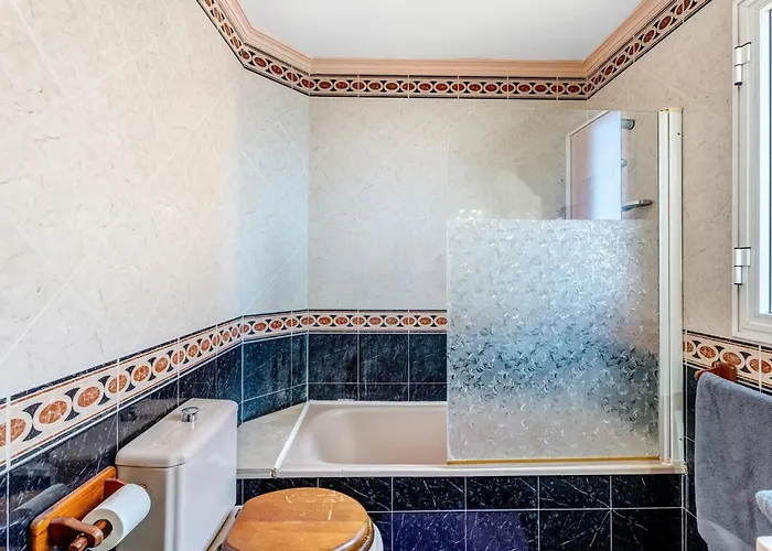 Stunning 3 Bedroom In With Ocean Views Radazul