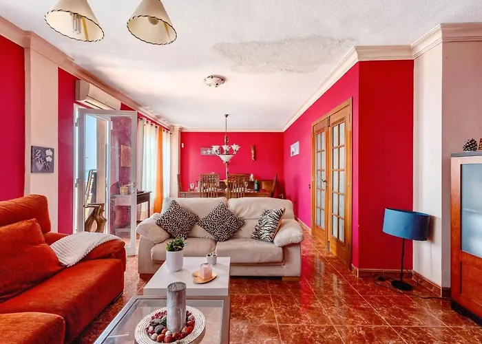 Stunning 3 Bedroom In With Ocean Views