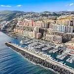 Stunning 3 Bedroom In With Ocean Views *
