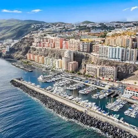 Stunning 3 Bedroom In With Ocean Views *