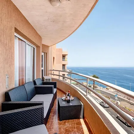 Stunning 3 Bedroom In With Ocean Views