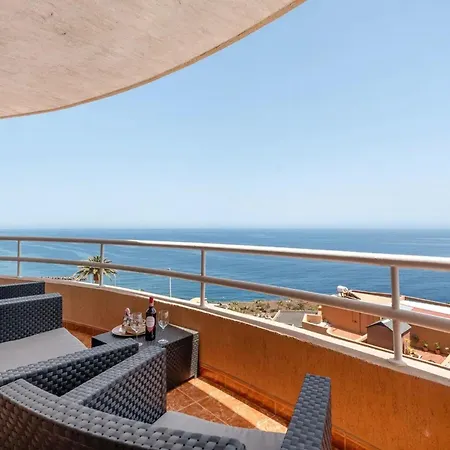 Stunning 3 Bedroom In With Ocean Views Apartament Radazul