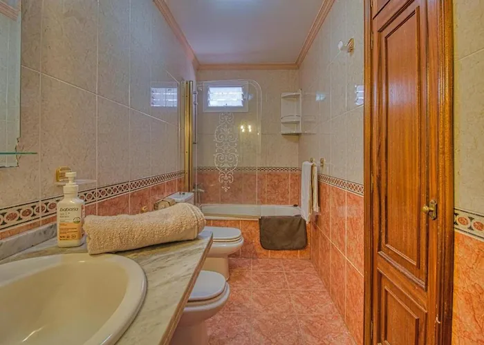 Stunning 3 Bedroom In With Ocean Views Radazul