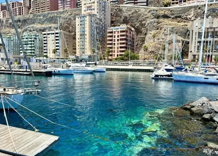 Stunning 3 Bedroom In With Ocean Views 아파트 Radazul