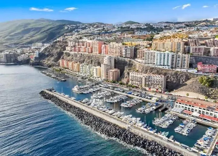 Stunning 3 Bedroom In With Ocean Views *