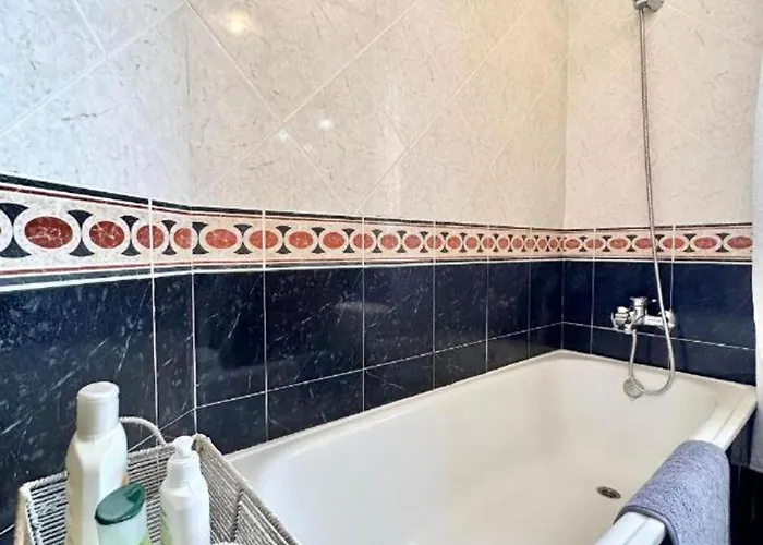 Stunning 3 Bedroom In With Ocean Views 아파트 *