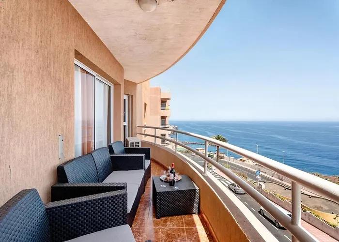 Stunning 3 Bedroom In With Ocean Views