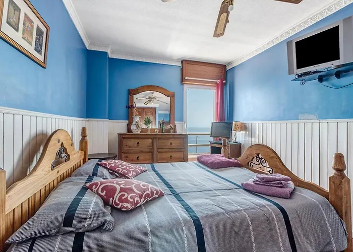 Stunning 3 Bedroom In With Ocean Views