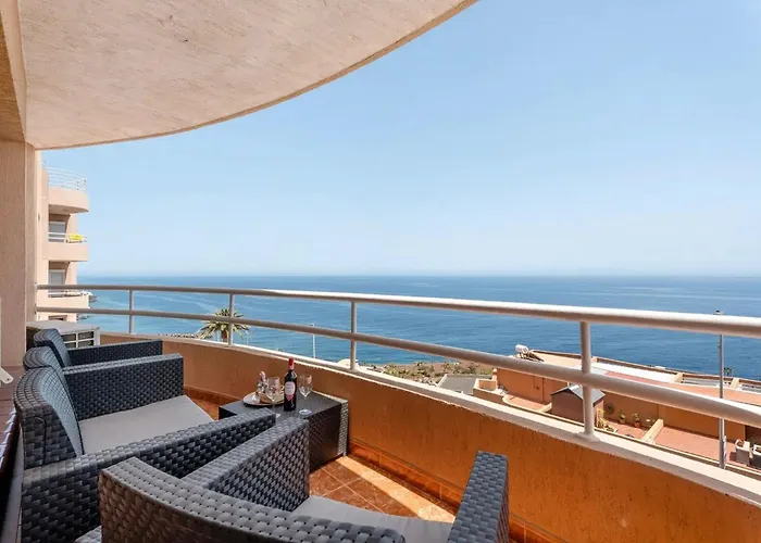 Stunning 3 Bedroom In With Ocean Views 아파트 Radazul