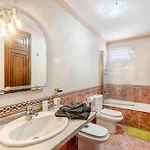 Stunning 3 Bedroom In With Ocean Views Radazul