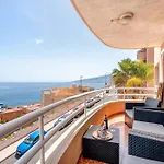 Stunning 3 Bedroom In With Ocean Views דירה