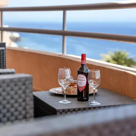 Apartment Stunning 3 Bedroom In With Ocean Views