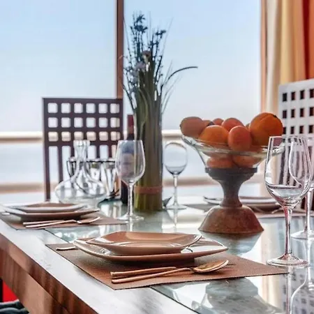 Stunning 3 Bedroom In With Ocean Views Lägenhet *