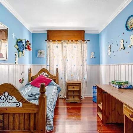 Stunning 3 Bedroom In With Ocean Views *