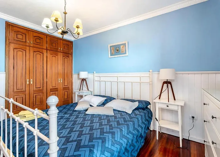 Stunning 3 Bedroom In With Ocean Views *