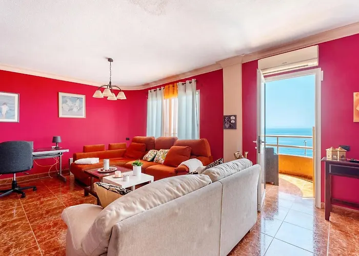 Stunning 3 Bedroom In With Ocean Views Apartment