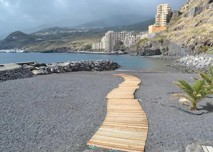 Stunning 3 Bedroom In With Ocean Views * Radazul