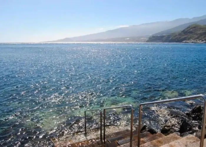 Apartment Stunning 3 Bedroom In With Ocean Views *