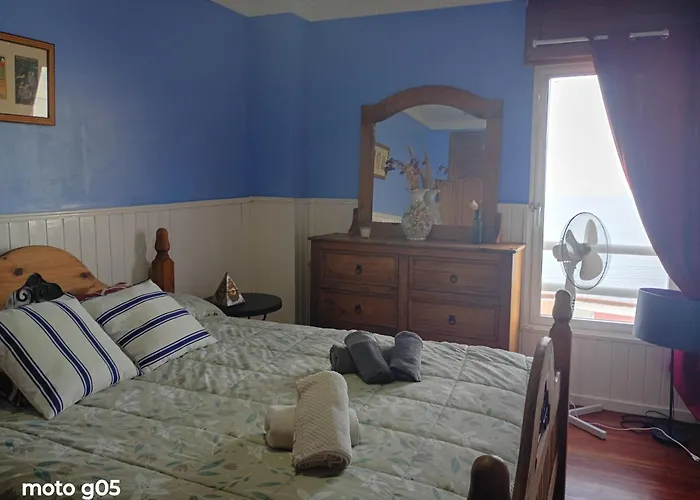 Stunning 3 Bedroom In With Ocean Views Apartment *